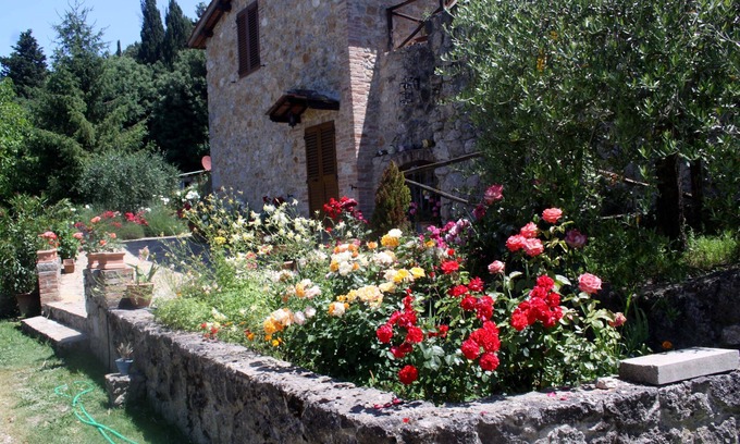 Simignano House | Beautiful stone house with garden and private pool.