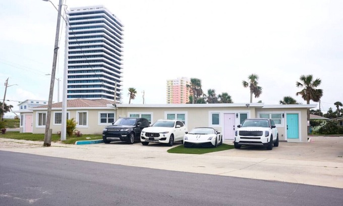 Ortona North Condo | Beautiful Studio Across the beach!