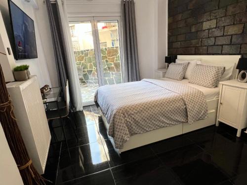 Pangrati Apartment | Beautiful Studio With Private Yard