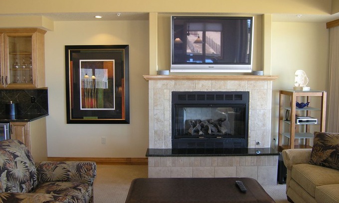 Traverse City Apartment | Beautiful Sugar Beach Villa with Direct Beach Access