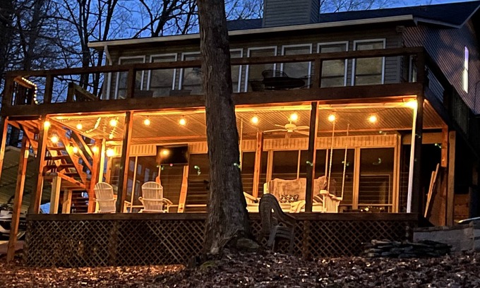 Winchester House | Beautiful Tims Ford Lake house. Boat available