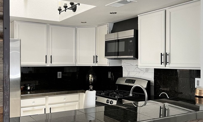 Rio Rancho House | Beautiful Townhome in Prime Location in Rio Rancho