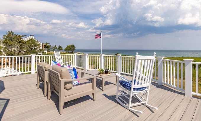 Hampton House | Beautiful Upscale Oceanside Home on Plaice Cove