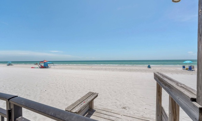 North Redington Beach House | Beautiful Condo a few steps from the beach