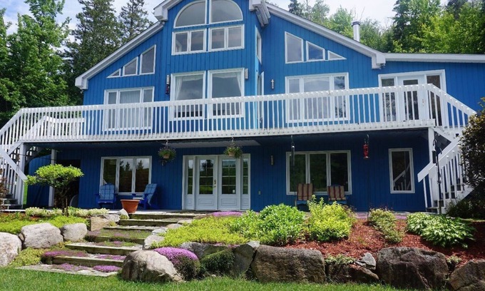 Sainte-Adele Ski Chalet | Beautiful view, hot tub, park, hiking , biking, privacy, pet friendly