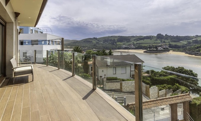 La Sorrozuela Villa | Beautiful views of the Ajo estuary