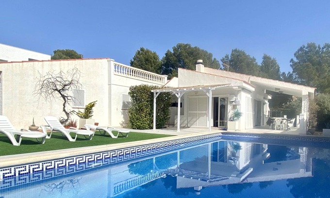 L Almadrava House | Beautiful Villa with Pool, Near Beach and Marina, Sleeps 7