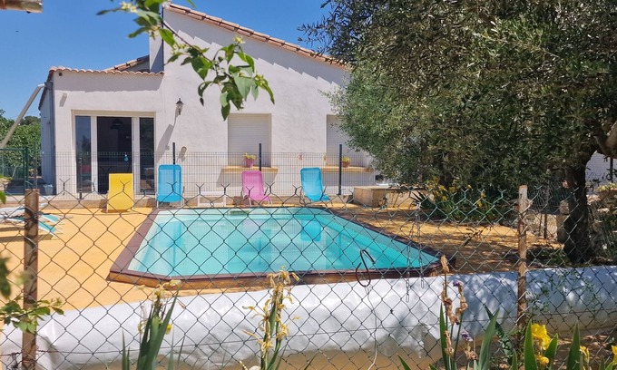 Sommieres Villa | BEAUTIFUL VILLA (6 PERS) IN A QUIET LOCATION WITH SWIMMING POOL AND BREATHTAKING VIEW OF THE VALLEY
