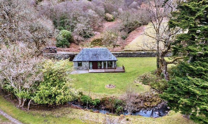 Lochgilphead House | Beautiful villa for 2 guests with WIFI, terrace and pets allowed