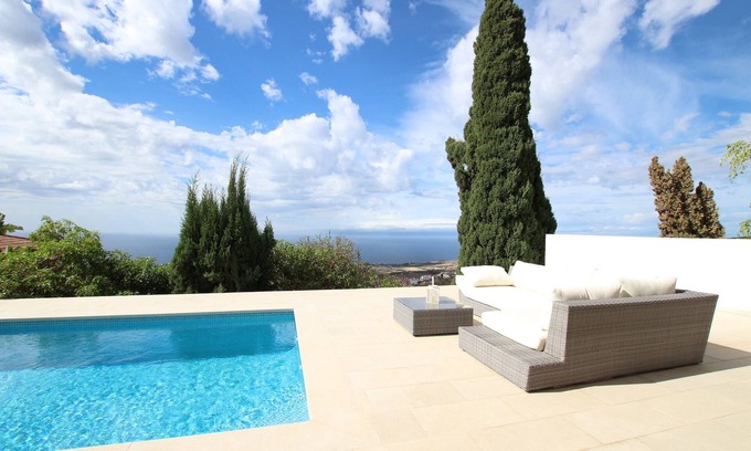 Armenime Villa | Beautiful Villa for 4 people, private heated pool, WiFi, 9min. from the beach