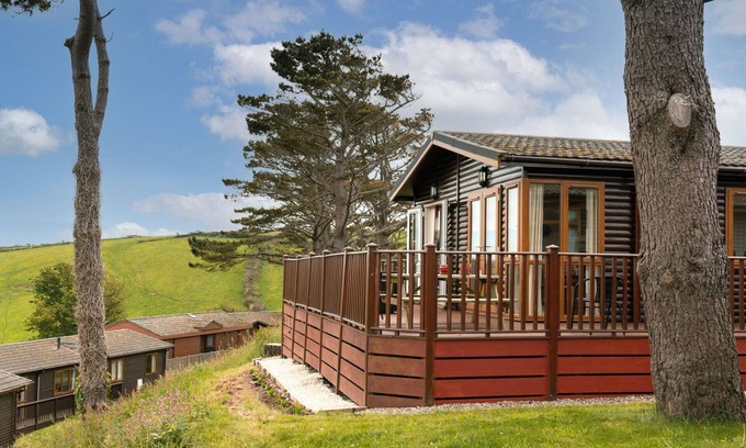 Saint John House | Beautiful villa for 6 guests with WIFI, pool, TV and balcony