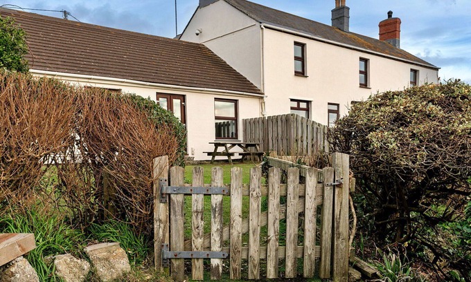 Sennen House | Beautiful villa for 6 people with WIFI and pets allowed