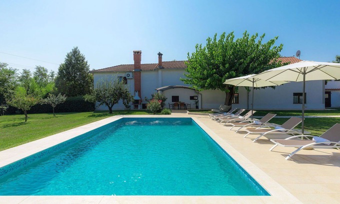 Muzini House | Beautiful villa for 7 people with private pool, WIFI, A/C, terrace and pets allowed