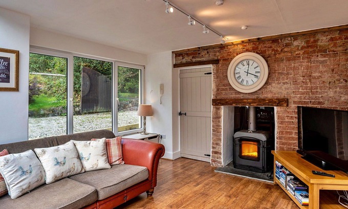 East Portlemouth House | Beautiful villa for 10 guests with WIFI, pets allowed and parking
