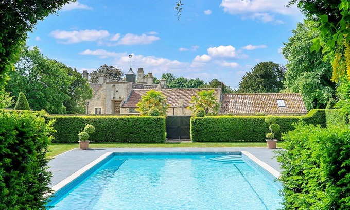 Tormarton House | Beautiful villa for 16 guests with pool, WIFI