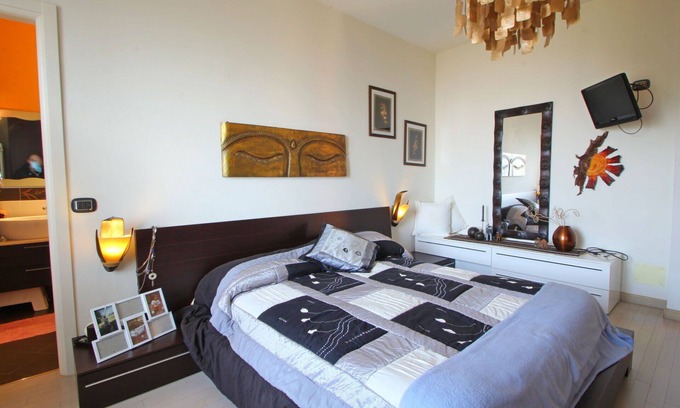 Montignoso Villa | Beautiful villa for 5 people with WIFI, TV, balcony and panoramic view, close to Forte Dei Marmi