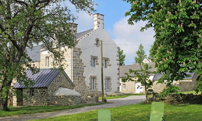 Plouneour-Trez Villa | Beautiful villa for 4 people with WIFI, TV, terrace, pets allowed and parking