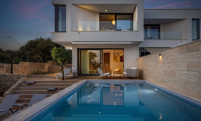 Kolan Villa | Beautiful Villa Terakota Mandre