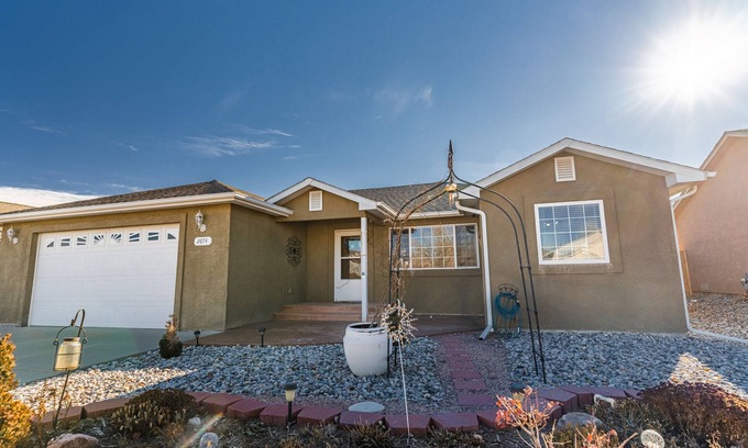 Canon City House | Beautiful Warm and Spacious Home, 3bed/2 full bath
