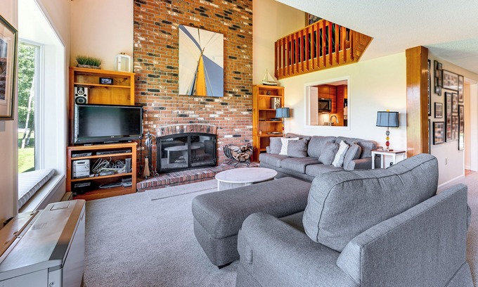 Jackson House | Beautiful Wentworth Golf Club Condo: Balcony & A/C