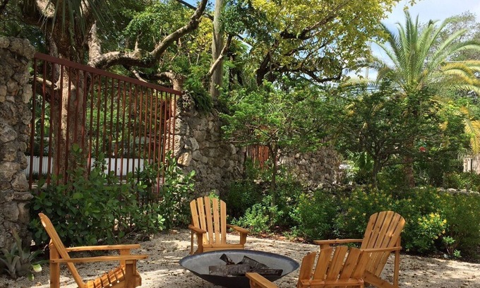 Northeast Coconut Grove Cottage | Beautifully Appointed Cottage Nestled In Upscale Grove Neighborhood