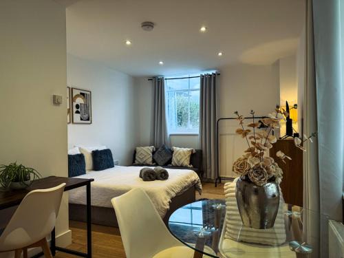 Maidstone Apartment | Beautifully Central & Superior Apartment Book Now