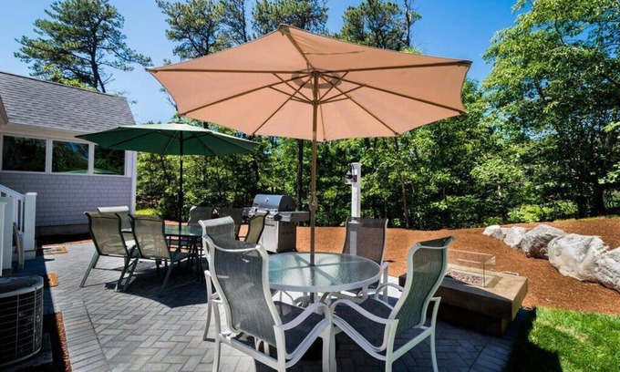 North Chatham House | Beautifully Renovated w/Access to Beach!