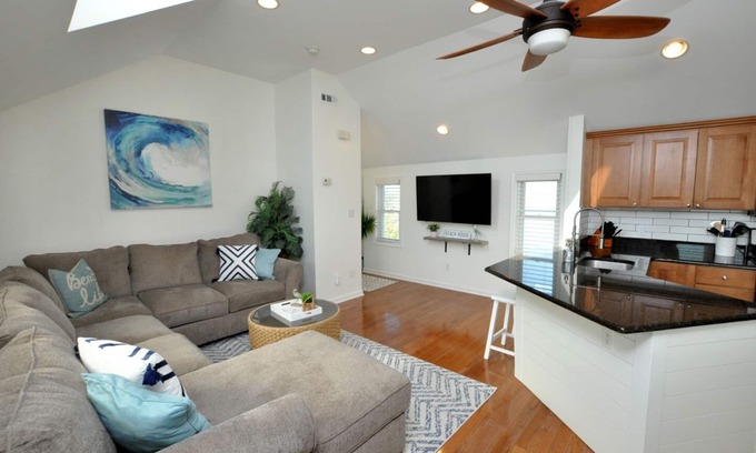 Ventnor City House | Beautifully renovated 2 BR, 2 BR Open Floor Plan, Perfect Location!