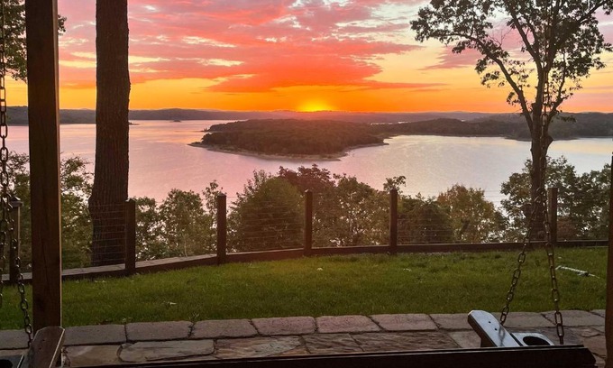 Garfield Apartment | Beaver Lake Retreat with Lake Access and Fire Pit!