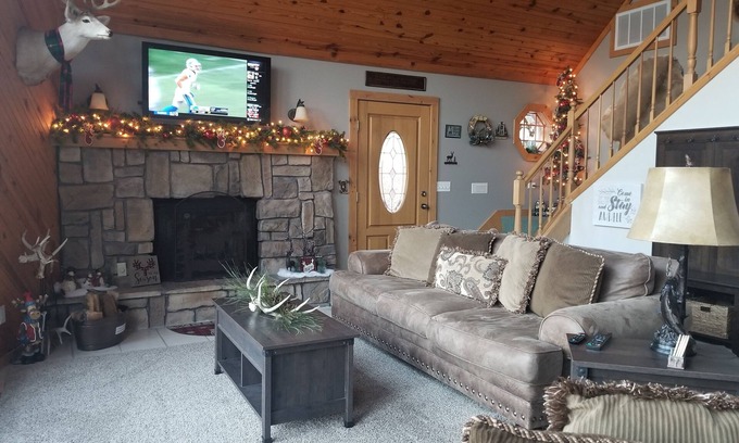 Lost Bridge Village House | Beaver Lakefront Cabin