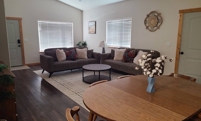 Dillon House | Beaverhead House Rental
