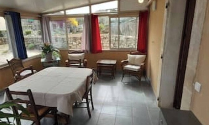 Bonnieux House | Bed and breakfast in the countryside. Pets allowed