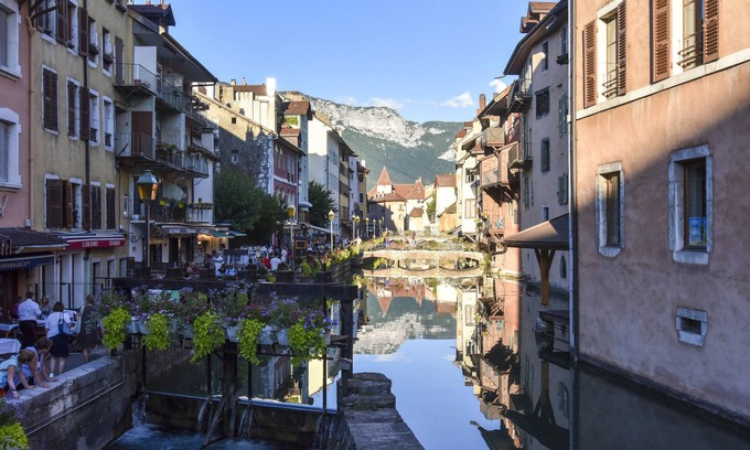 Vaulx House | Bed and breakfast near Annecy