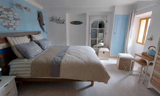 Sainte-Croix-du-Verdon Bed & Breakfast | Bed and Breakfast 'Océan' with Lake View, Wi-Fi and Air Conditioning