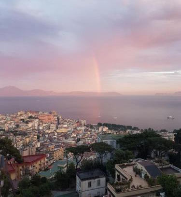 Vomero Bed & Breakfast | Bed in Naples