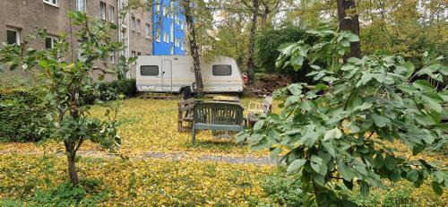 Kreuzberg Other | Beheizter Wohnwagen mit Küche und Dusche