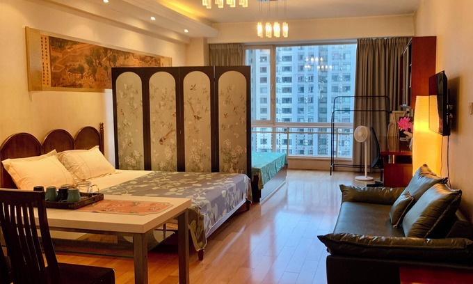 Beijing Central Business District Apartment | Beijing CBD area luxurious four-person room with two queen-size beds