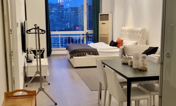 Shuangjing Bed & Breakfast | Beijing Furnished Apt with Queen bed