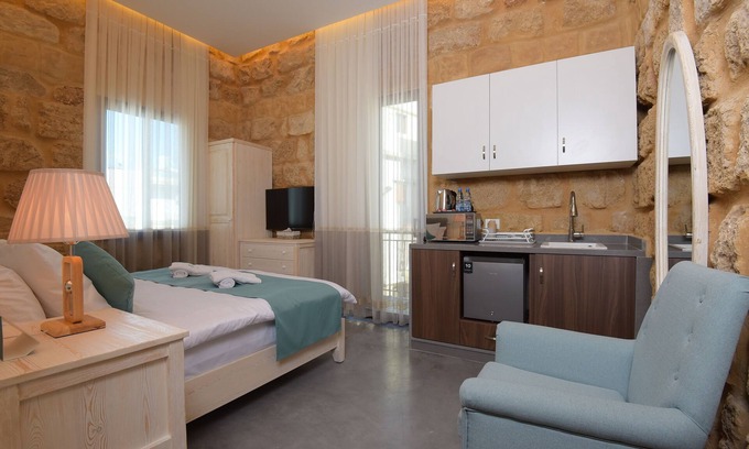Enfeh Bed & Breakfast | Beit Laure