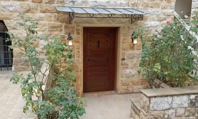 Duhur ash Shuwayr House | Beit Salwa Chemlan Arch house private garden sunset valley view 24/7 Electricity