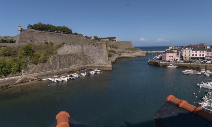 Le Palais Apartment | Bel Appartement Spacieux avec Vue sur Port et Citadelle - FR-1-418-58