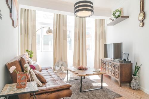 Linda-a-Velha Apartment | Belem Lisbon Apartment