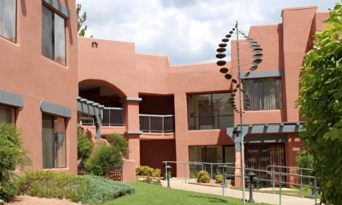 Oak Creek Condo | Bell rock Inn - Studio · Sedona Bell Rock Views. Studio Suite