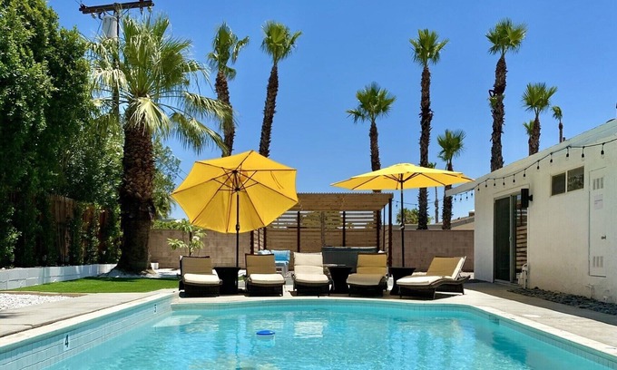 Desert Park Estates House | Bellamy Casa Blanca - Luxury 4Br, 2 Bathrooms with Private Pool.