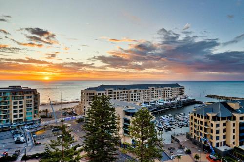 Glenelg Apartment | Belle Escapes - Glenelg Skyline Penthouse