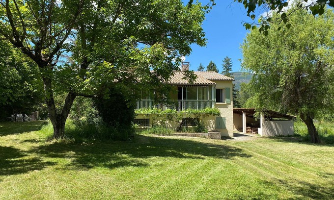 Lachau House | Belle Maison de Campagne Familiale. Animaux de Compagnie Bienvenus !