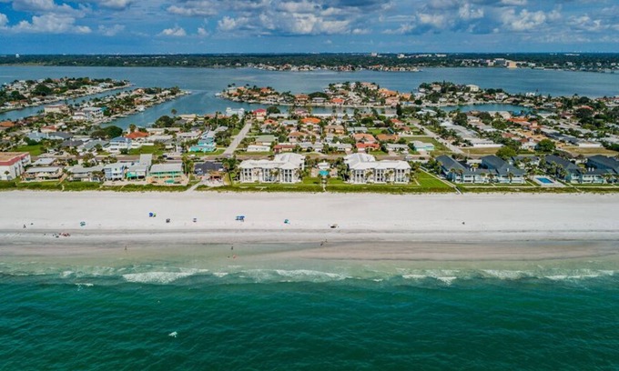 Belleair Beach Condo | Belleair Beach Beauty! Very Quiet Complex with Pool! 30 Day Minimum Stay.