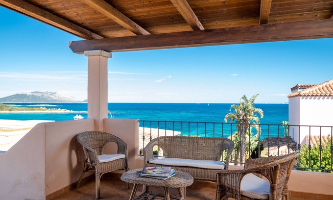 Pittulongu Apartment | Bellosguardo 8 - flat seafront with panoramic view