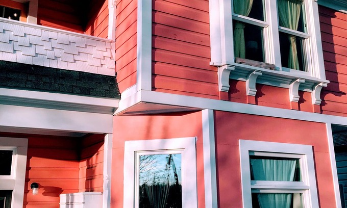 Belmont Apartment | Belmont/Hawthorne Urban Retreat