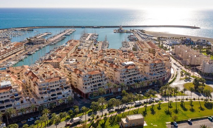 Almeria Centro Apartment | Belvilla by OYO 3habitaciones